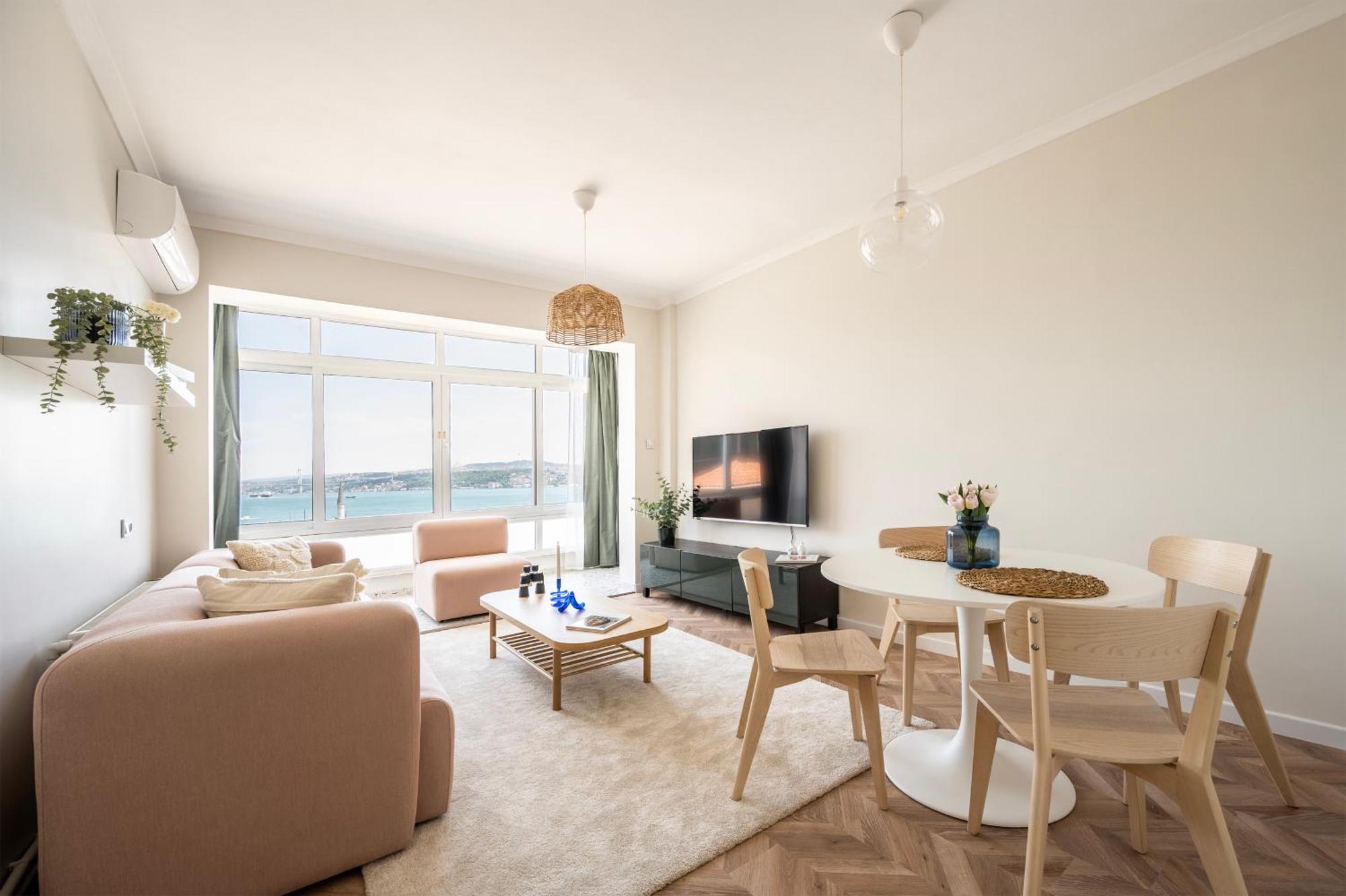 Beyond The Bosphorus #6 Apartment